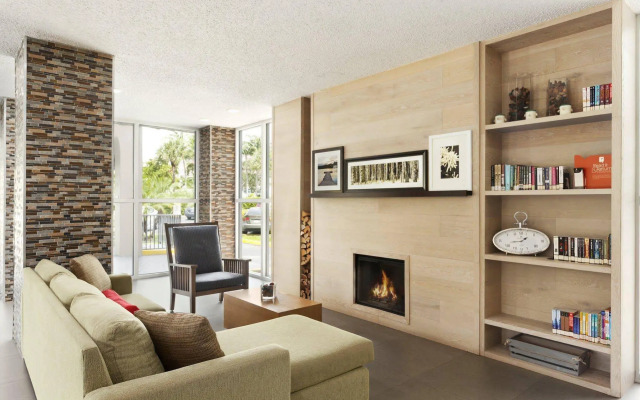 The Palms Inn & Suites