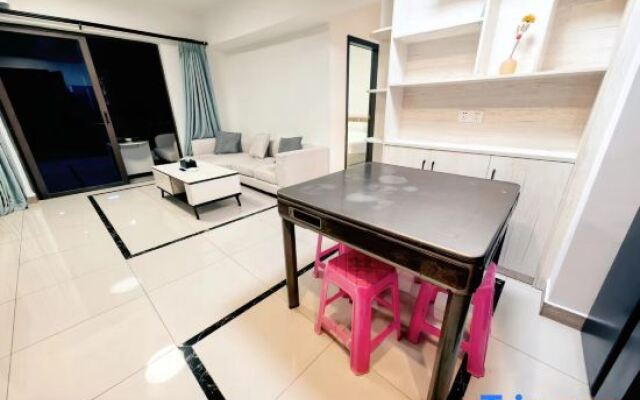 Youyi Hotel (Yangjiang Hailing Island Beiluowan Scenic Area)