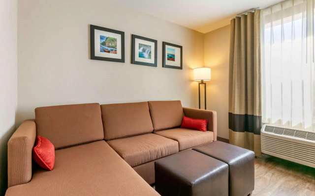 Comfort Inn & Suites Van Buren - Fort Smith