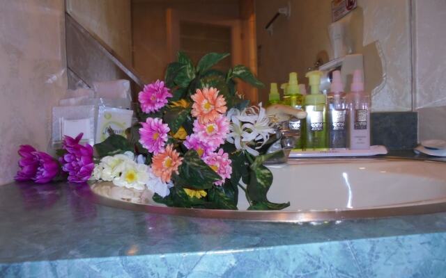 HOTEL MOULIN ROUGE - Adults Only