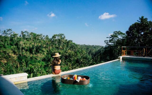 Suarapura Resort & Spa