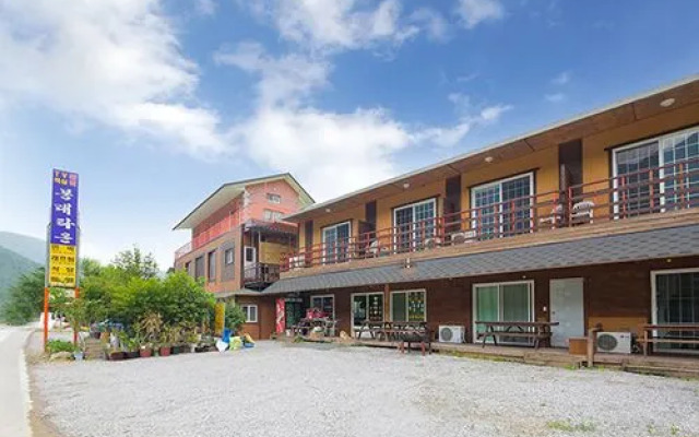 Yeongwol Donggang Close Pension