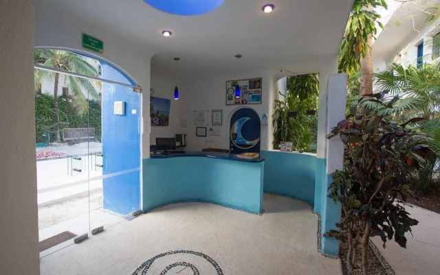 Aqualuna Boutique by Sunrise