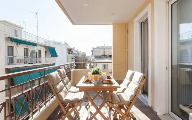 Nephiria's Boho House with Acropolis View