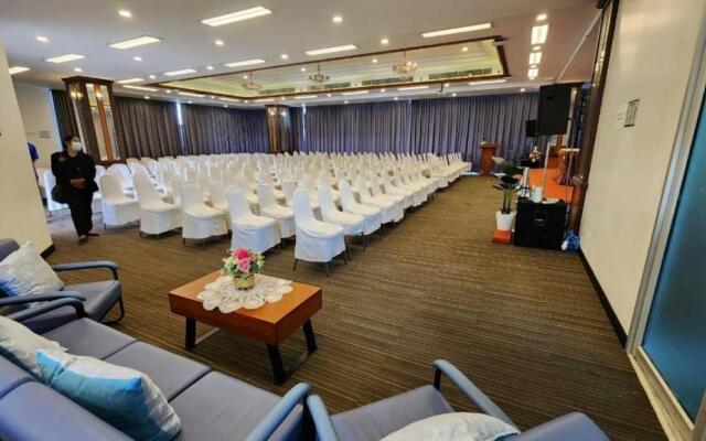 Blu Hotel Nakhon Phanom