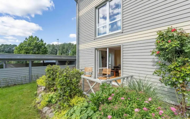 Seaside Apartments - Boathouse