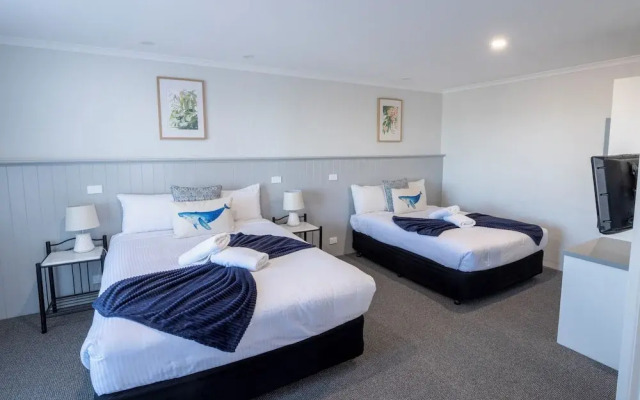 Heritage House Motel & Units