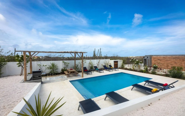 Sasha Apartment - Panoramic View With Pool