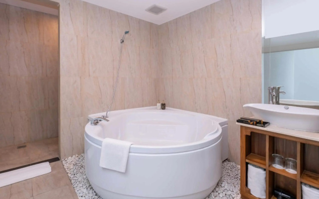 Grand Edge Hotel Semarang