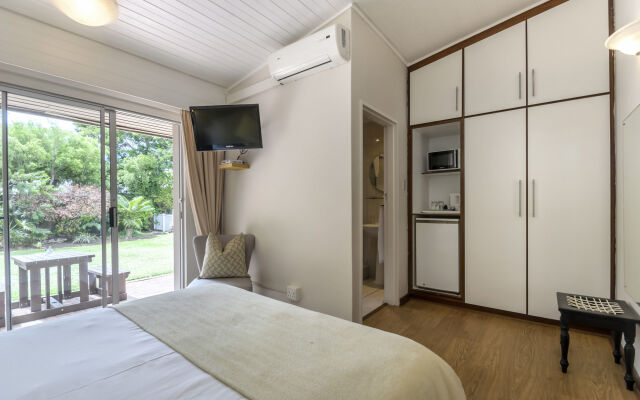 Admiral's Lodge Guest House B & B
