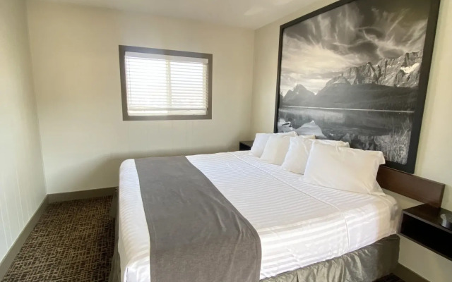 Coast Penticton Hotel