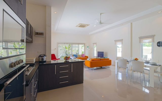 Tropical 4 Bedroom Pool Villa L21