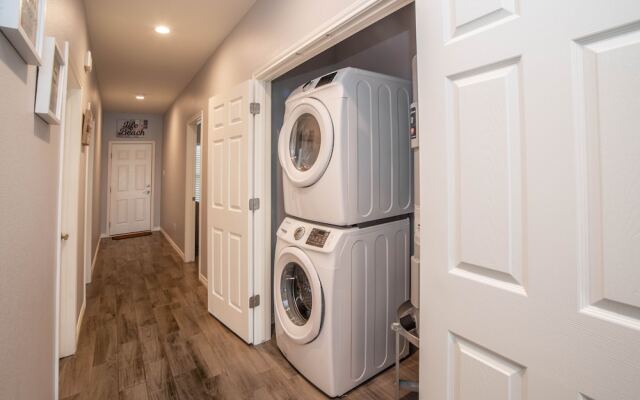 La Sirena - Overlooking Nature Preserve