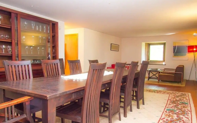 Liiiving in Caminha Oak Tree Chill House