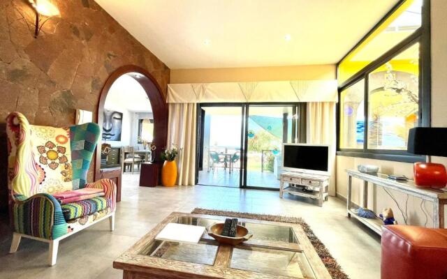 Villa Roja BBQ Piscina Privada en Tenerife Sur