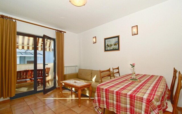 Nice Apartment in Porec With 2 Bedrooms