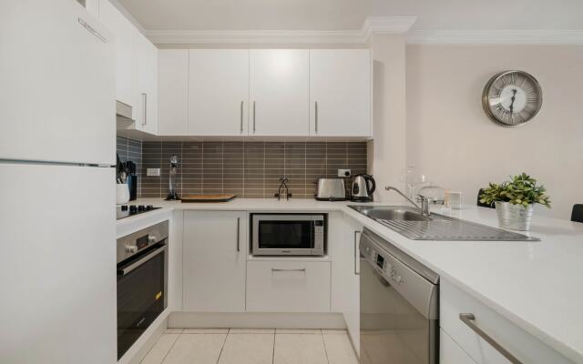 Walk to Coogee Beach Apartment Retreat