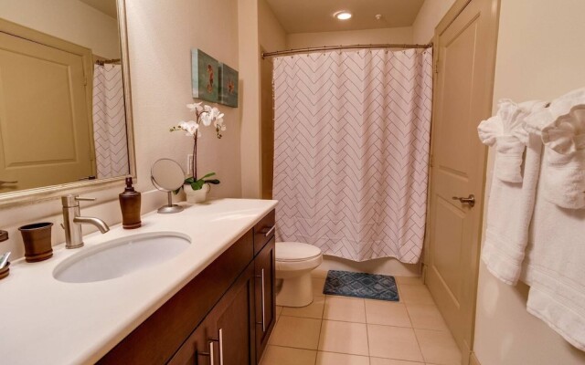 Relaxing & Stylish Home Parking Very Safe Area