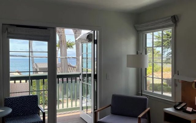 Carmel Beach Hotel