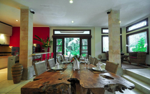 Arwana Estate
