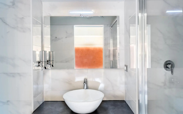 AmoRoma Suite