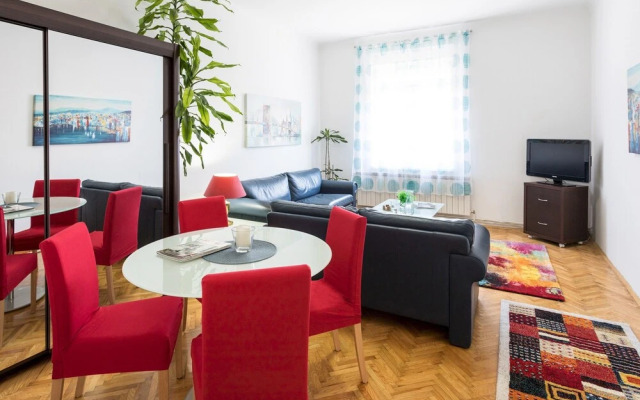 Spacious 2bdr Apartment on Tkalciceva Street