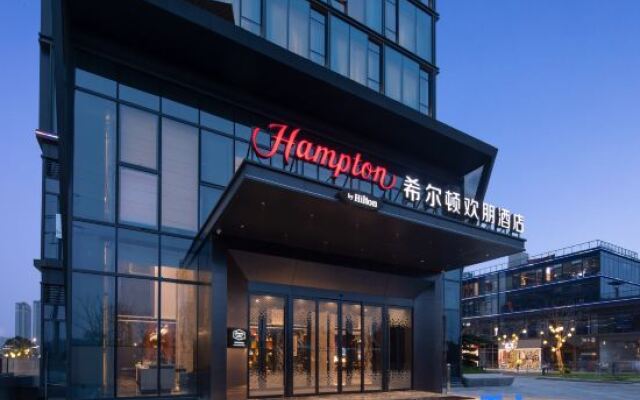 Hampton by Hilton Wenling