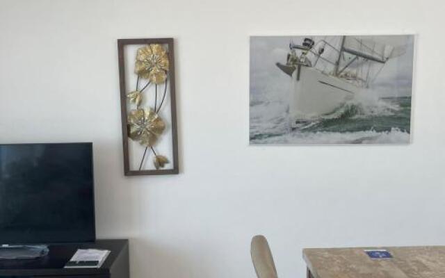 2 Bedroom Incredible Ocean Vew Apartment