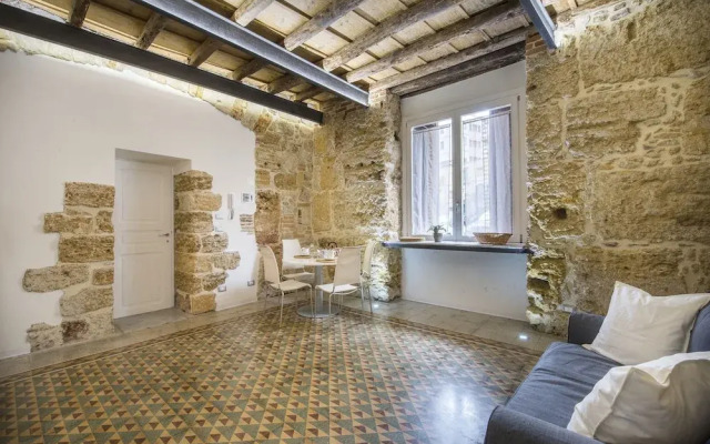 Stylish house in front of Casa Professa