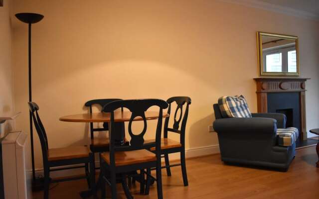 Bright 2 Bedroom Apartment With Balcony in City Centre