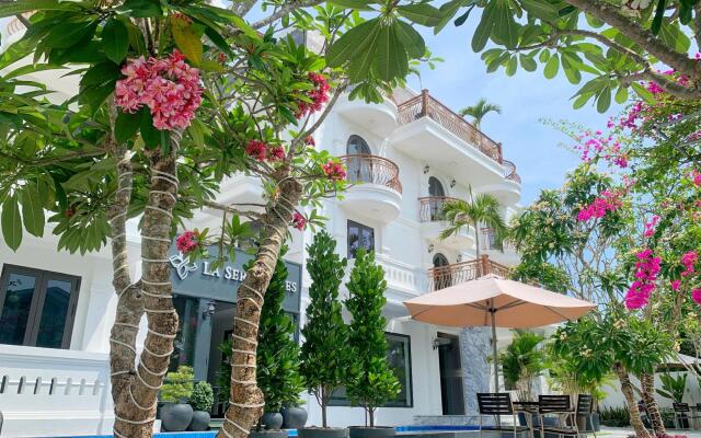 La Sera Suites Nha Trang