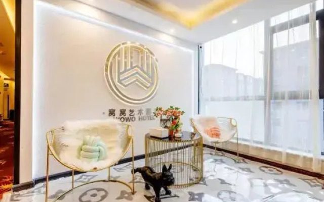 Wowo Art Hotel