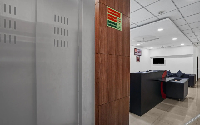 Treebo Trend Wow, Surat Station