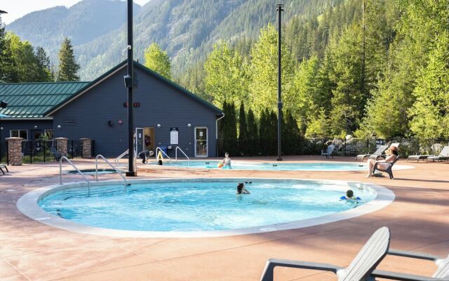 Crazy Creek Resort & Hot Pools