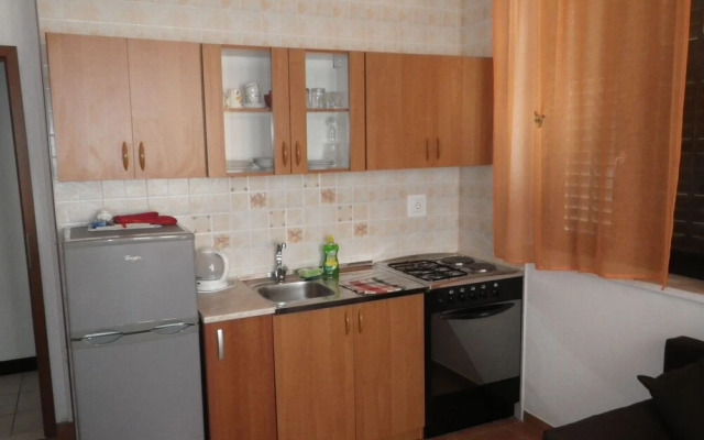 Mir - Perfect Location & Cosy - A2
