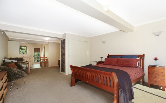 Canyons Bend - 5 Minute walk to shops and cafes – Guest Rooms – Bright