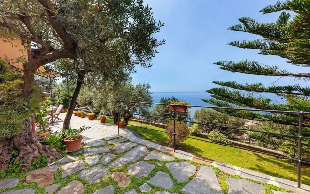 Lovely Apartment in Villa With Garden