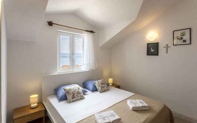 Bol Apartments Gospojica