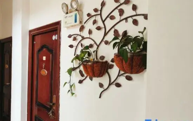 Longling Rujia Apartment