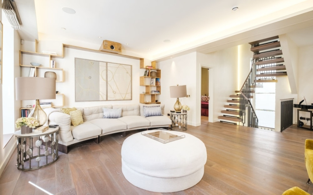 Luxury Home with 3 Bed 2 Bath in London