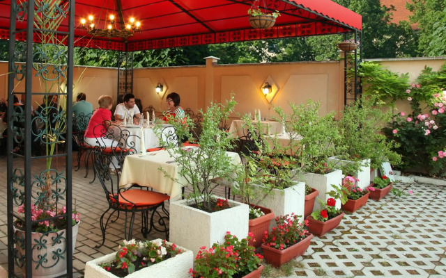Contessa Hotel