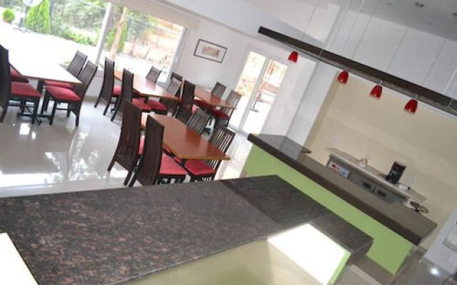Yasmeen Suite Hotel