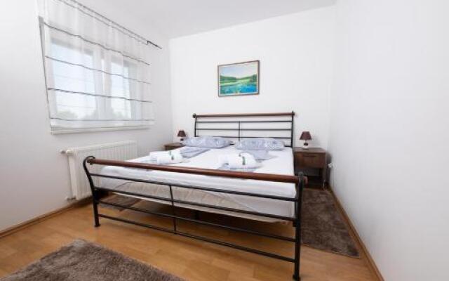 Apartmani Špoljar