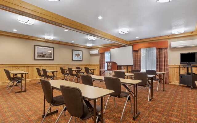 Best Western Plus Olympic Inn