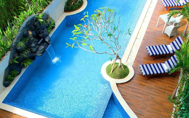 Rhadana Hotel