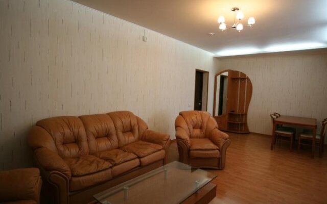 Tri Sosny Hotel
