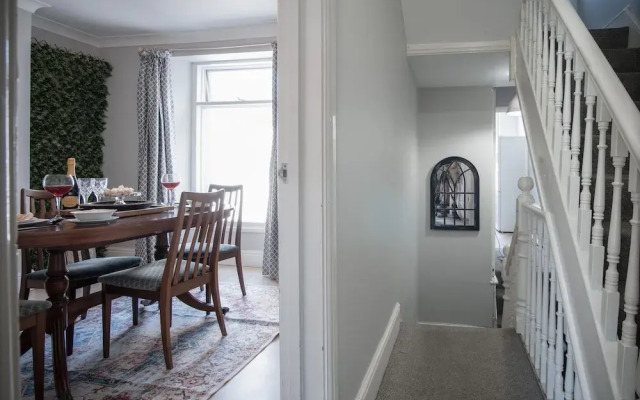 Langland Road - 2 Bedroom Town House