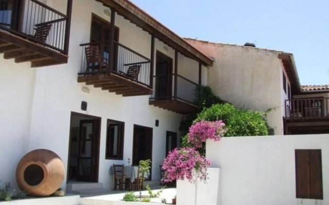 Ambelikos Traditional AgroHotel