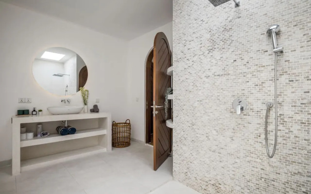 Villa Barsa by Alfred in Bali