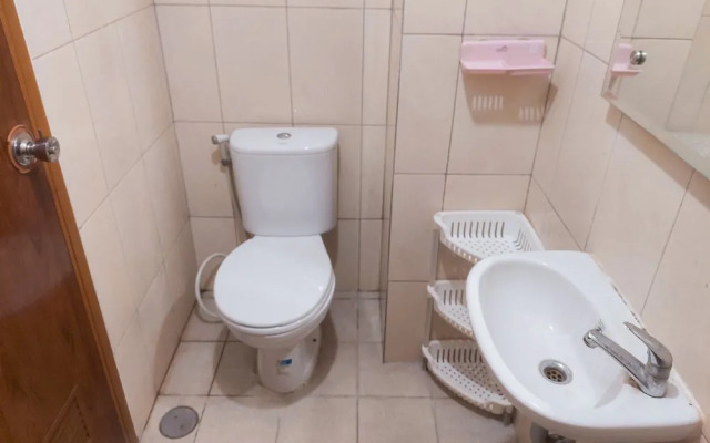 Chic And Cozy Studio Apartment At Amazana Serpong